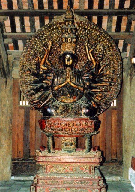 Những bức tượng Phật khổng lồ tại Việt Nam.